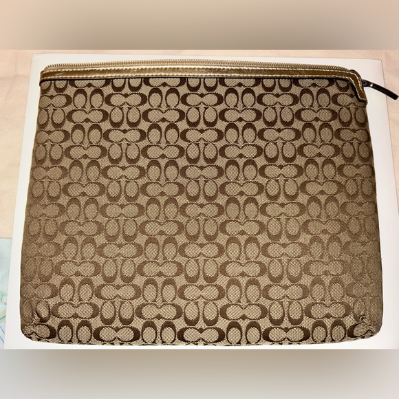 Coach iPad sleeve - Picture 5 of 6